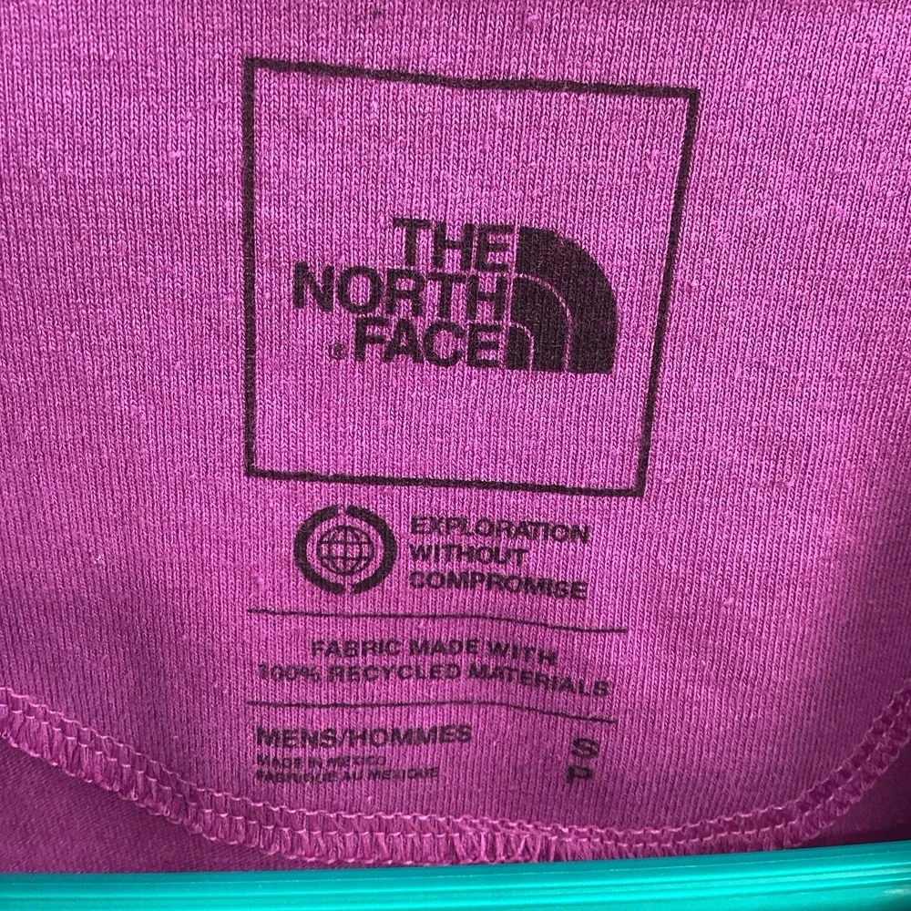 Men's The North‎ Face Short Sleeved Tee Purple Small